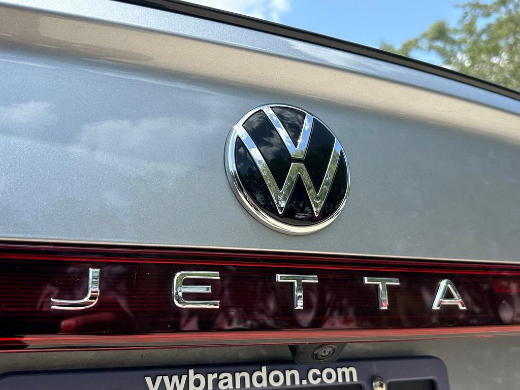Used 2025 Volkswagen Jetta SEL FWD image 37