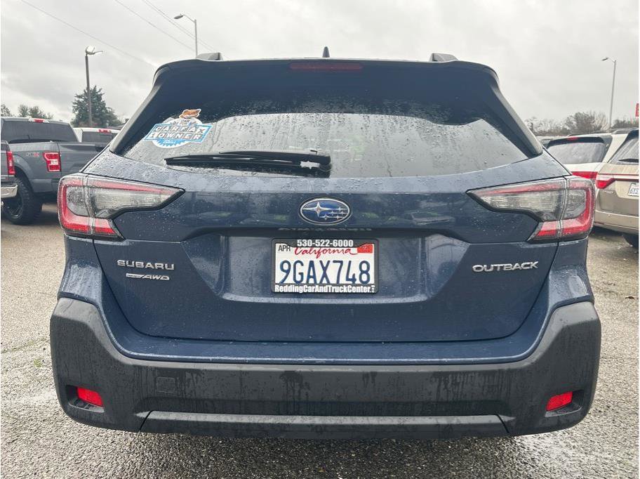 Used 2023 Subaru Outback Premium image 5