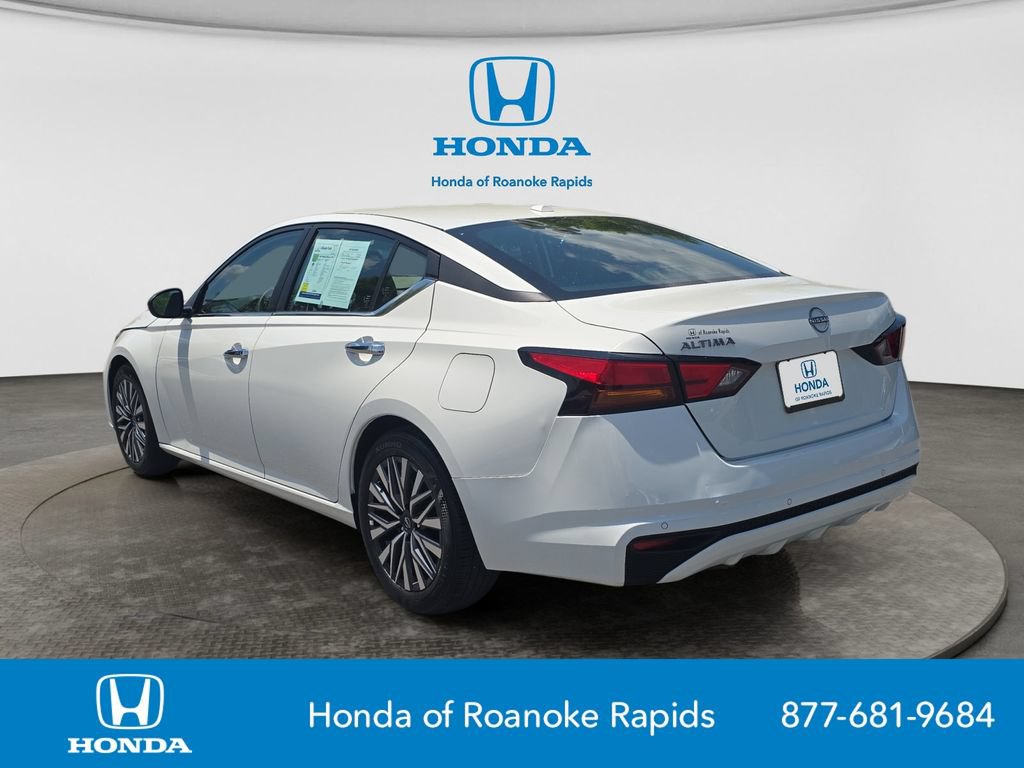 Used 2025 Nissan Altima 2.5 SV FWD image 3