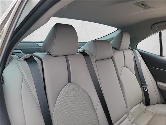 Used 2021 Toyota Camry XLE w/ Cold Weather Package image 17