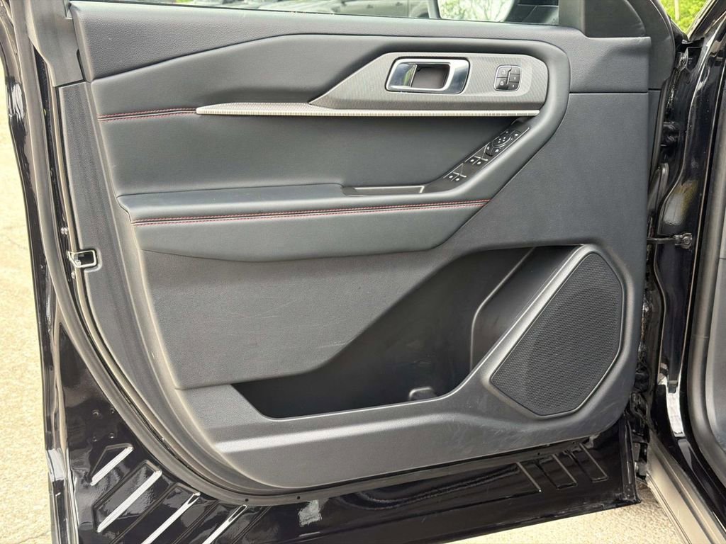Used 2025 Ford Explorer ST-Line w/ Premium Package image 20