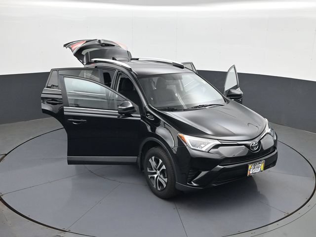 Used 2016 Toyota RAV4 LE AWD/4WD image 29
