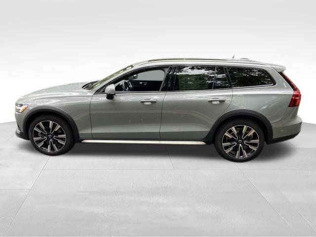 New 2026 Volvo V60 B5 Cross Country Ultra w/ Climate Package AWD/4WD image 4