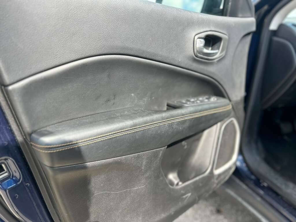 Used 2017 Jeep Compass Limited AWD/4WD image 10