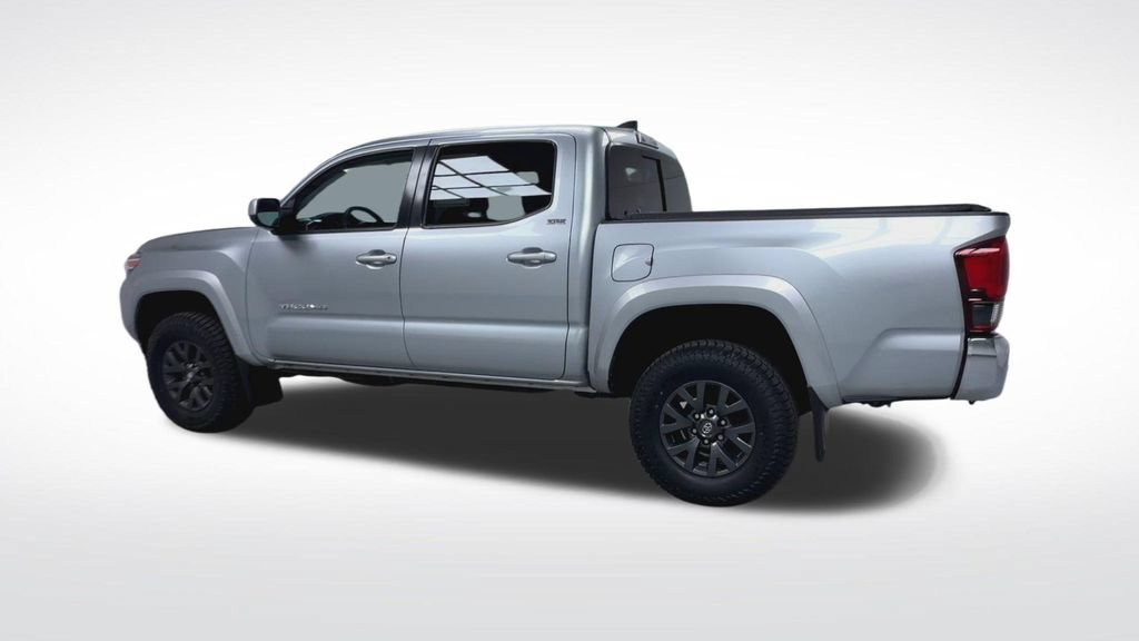 Certified 2022 Toyota Tacoma SR5 AWD/4WD image 7