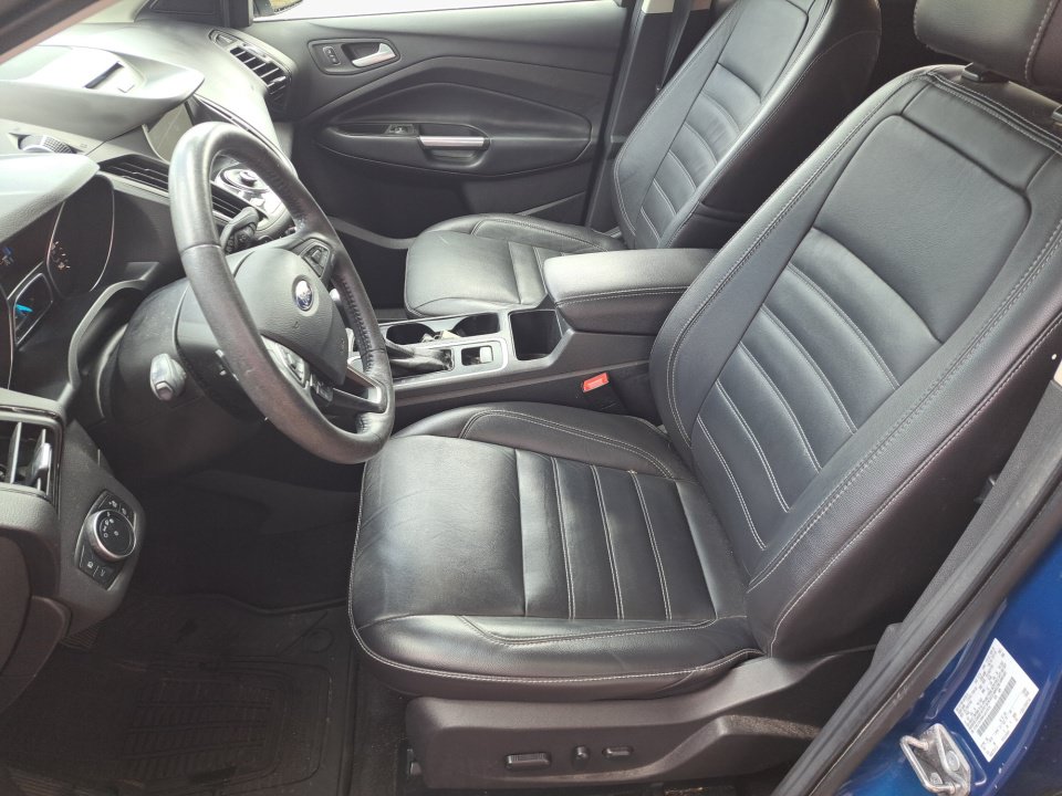 Used 2017 Ford Escape Titanium w/ Equipment Group 301A AWD/4WD image 9