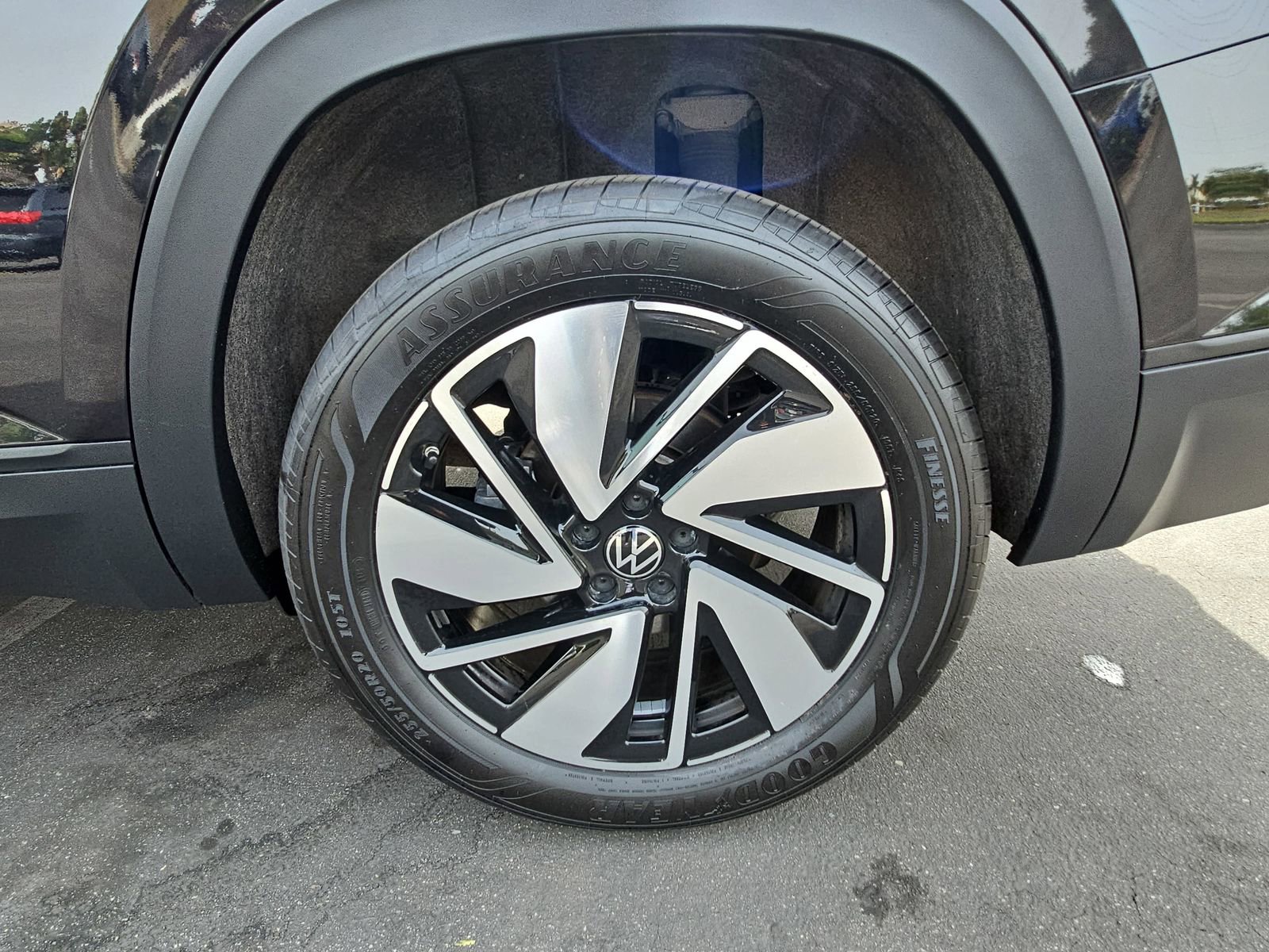 Used 2024 Volkswagen Atlas SE image 35