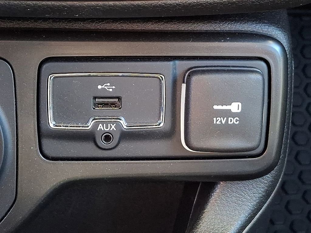 Used 2023 Jeep Renegade Latitude AWD/4WD image 26