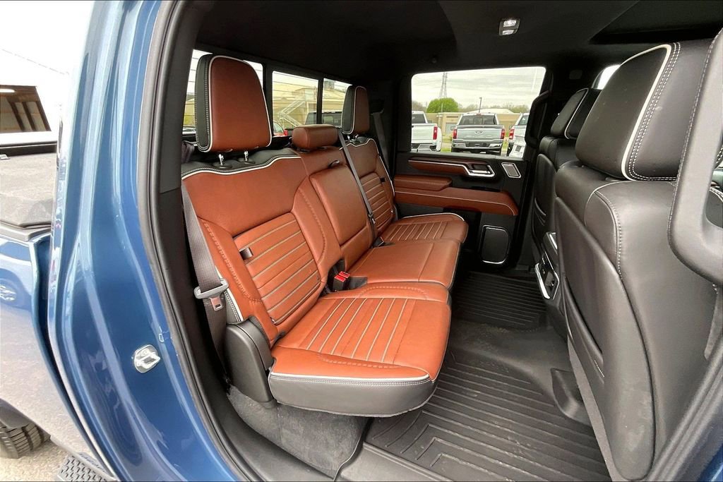 Used 2024 GMC Sierra 3500 Denali Ultimate AWD/4WD image 28