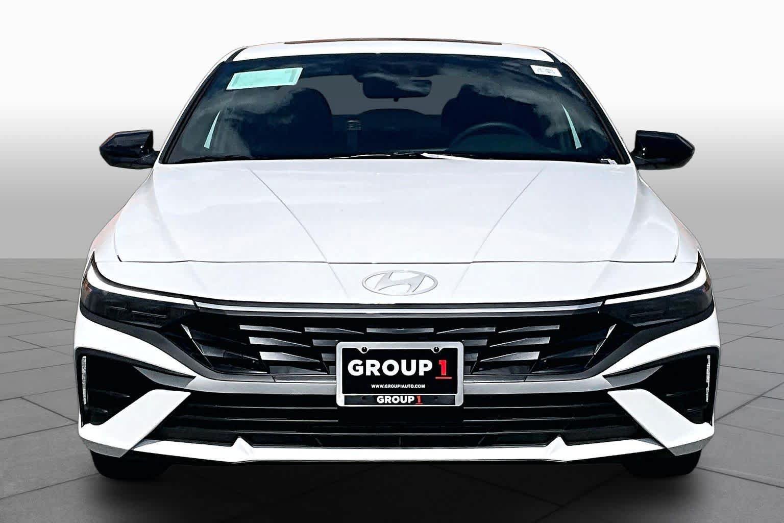 New 2026 Hyundai Elantra SEL Sport FWD image 3