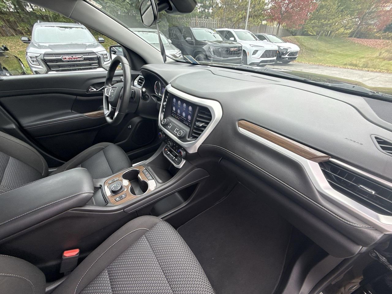 Certified 2023 GMC Acadia SLE w/ Driver Convenience Package image 32