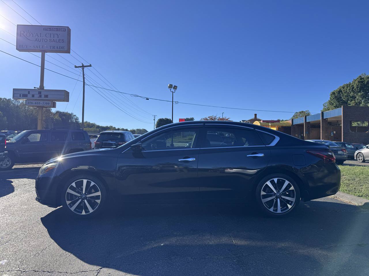 Used 2017 Nissan Altima 2.5 SR FWD image 8