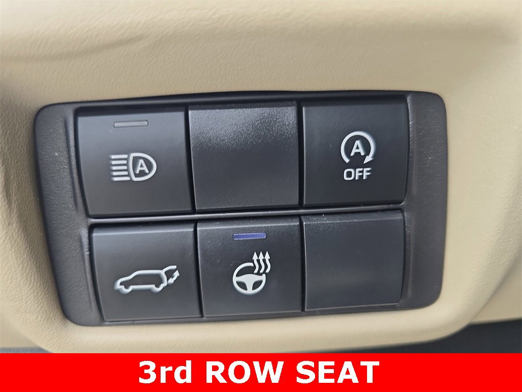 Used 2024 Toyota Highlander Limited image 27