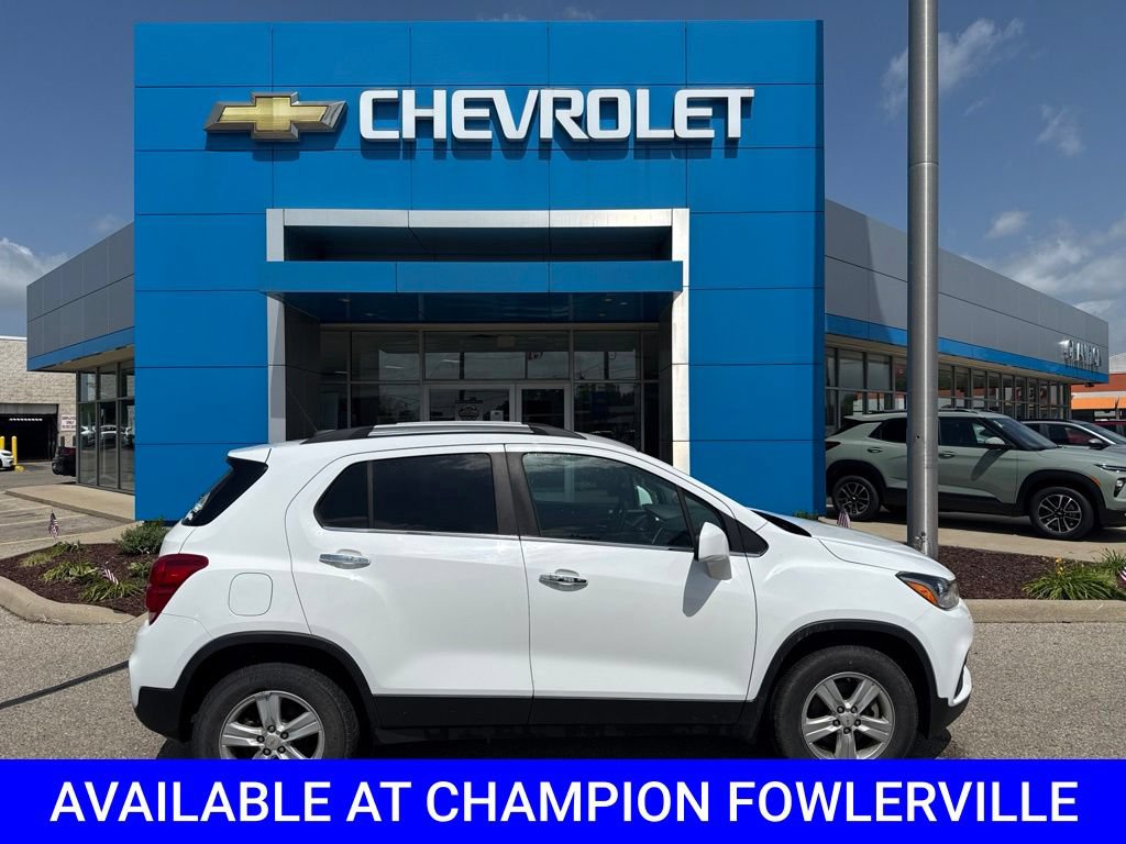 Used 2020 Chevrolet Trax LT w/ LT Convenience Package AWD/4WD image 2