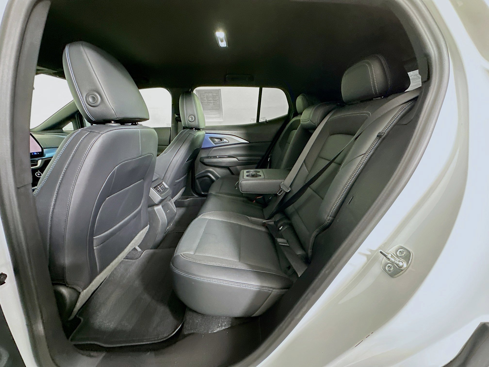 Used 2024 Chevrolet Equinox EV LT FWD image 26