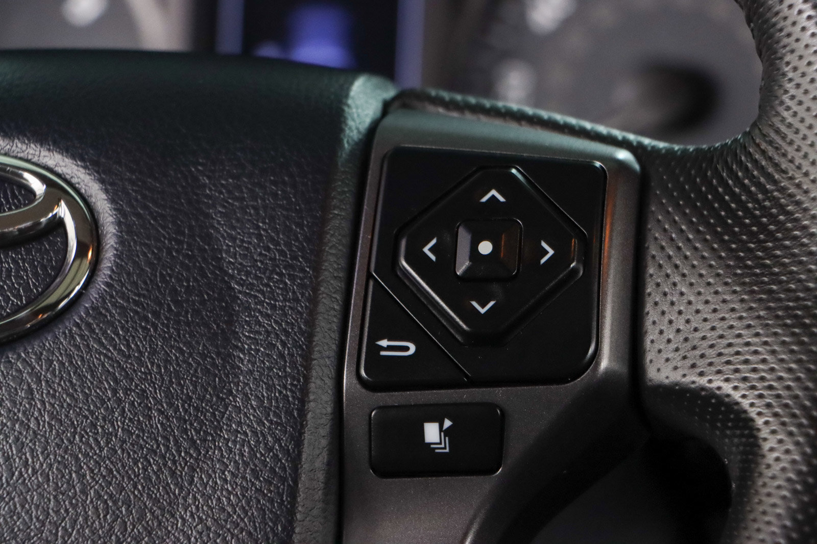 Used 2018 Toyota Tacoma TRD Off-Road image 16