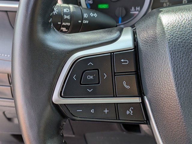 Used 2024 Toyota Highlander XLE AWD/4WD image 23