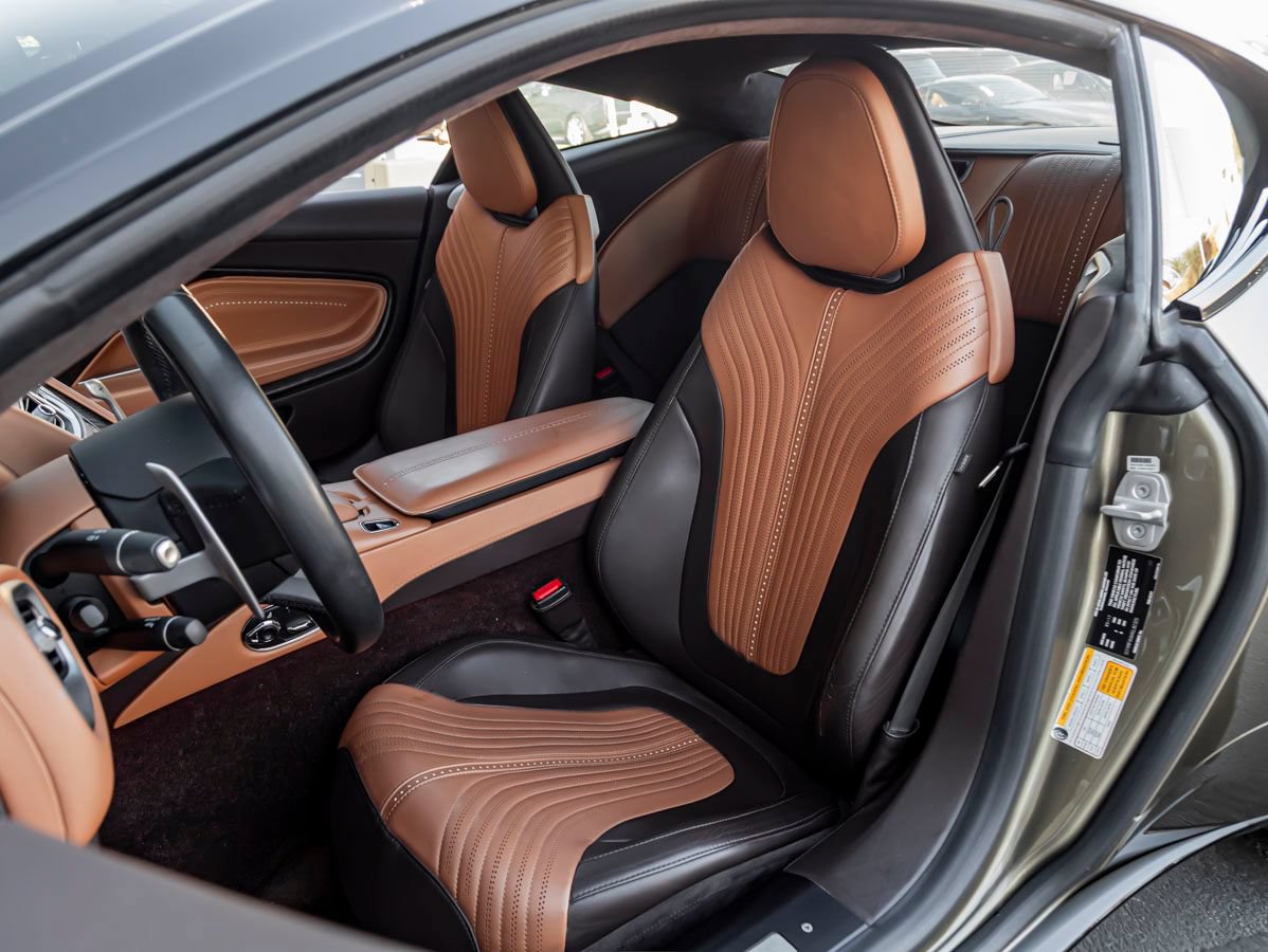 Used 2017 Aston Martin DB11 V12 RWD image 12