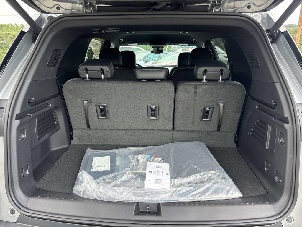 New 2026 Chevrolet Traverse LT w/ Enhanced Driving Package AWD/4WD image 5