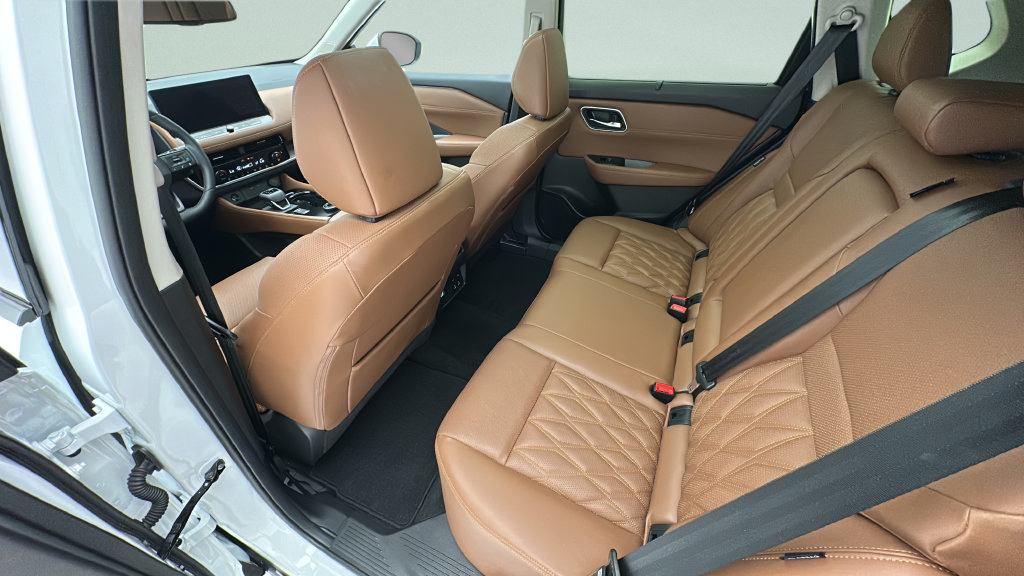 Used 2026 Nissan Rogue Platinum w/ Platinum Premium Package AWD/4WD image 9
