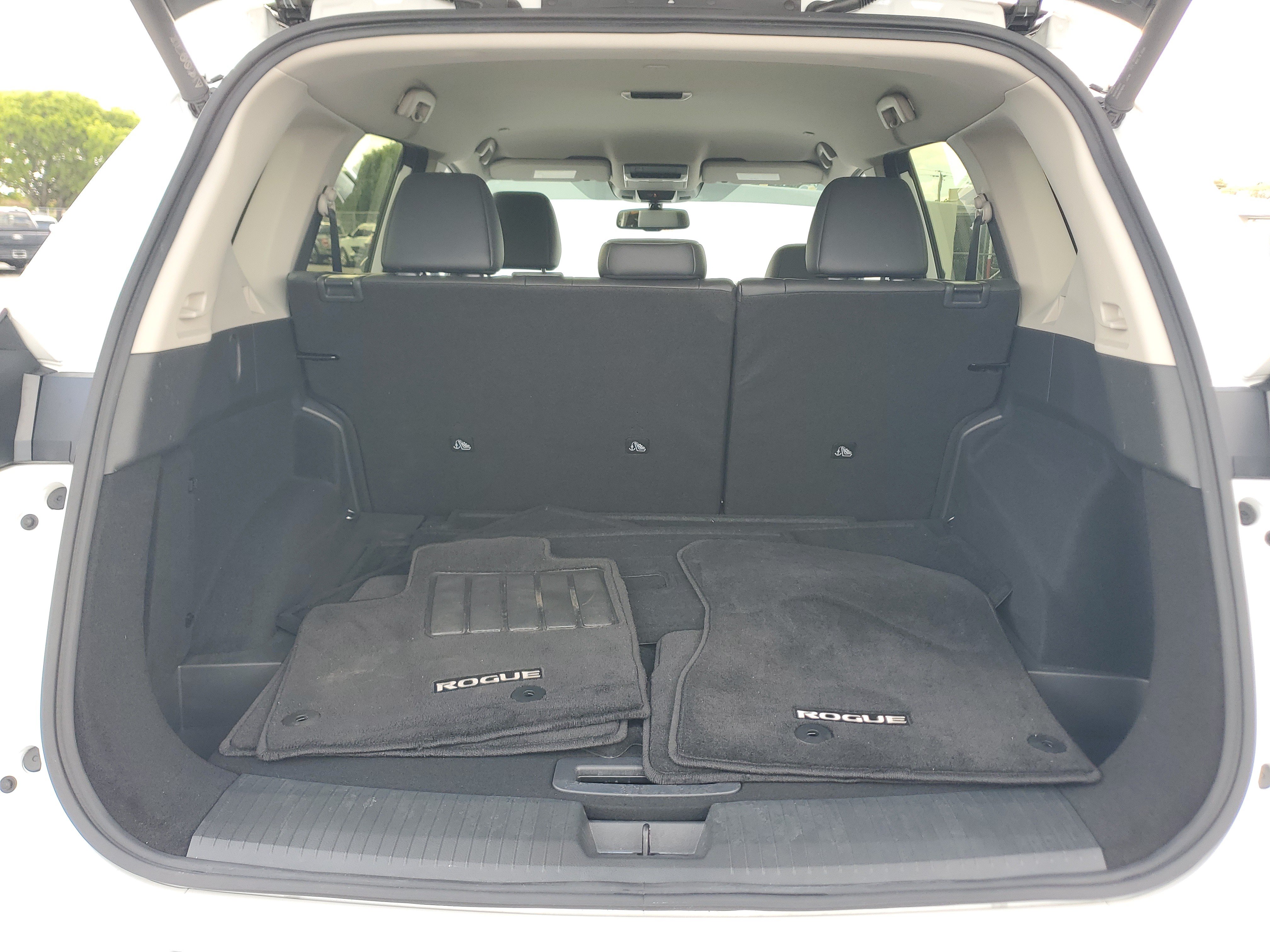 Used 2025 Nissan Rogue SL FWD image 15
