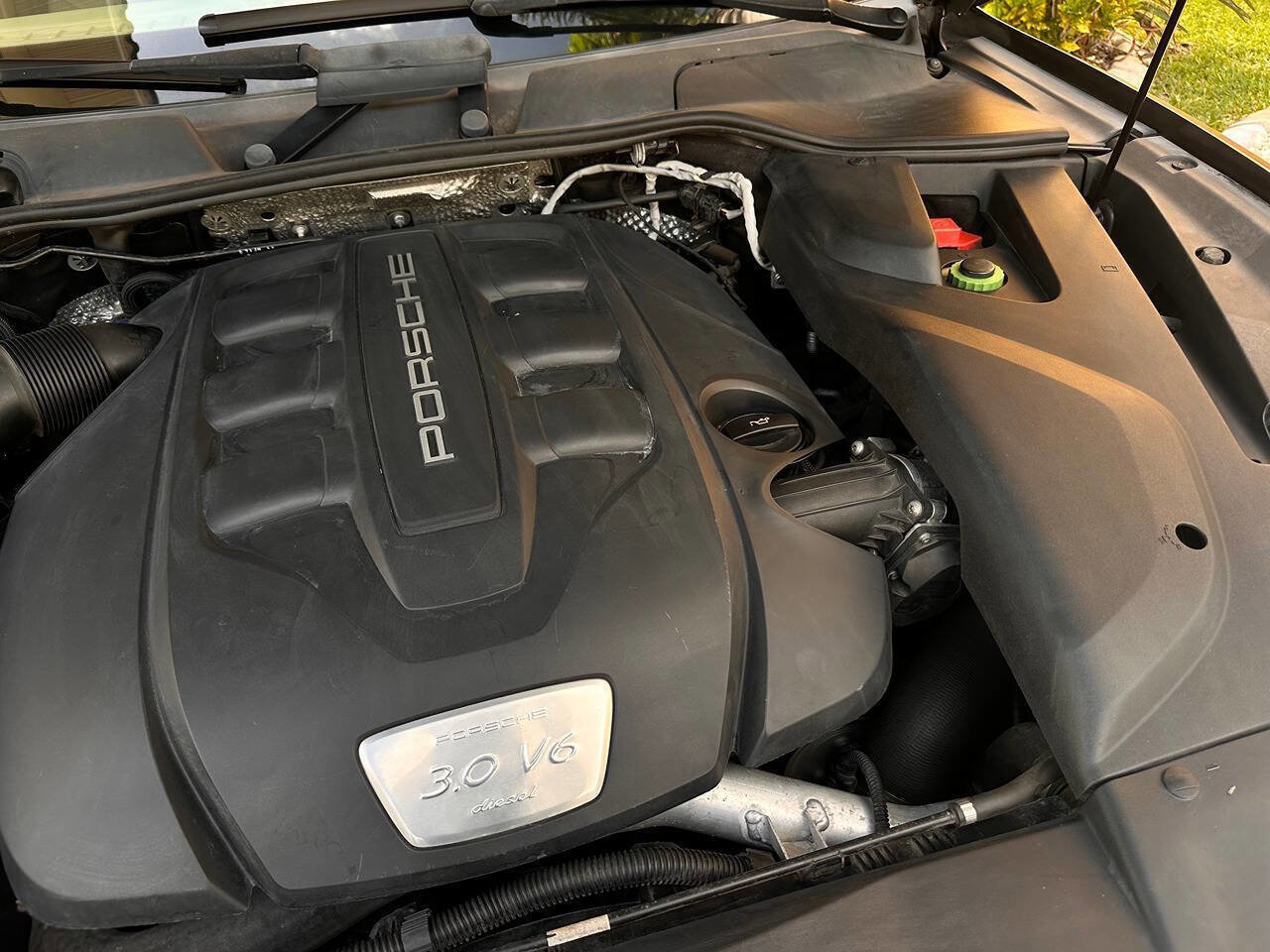 Used 2015 Porsche Cayenne Diesel AWD/4WD image 48