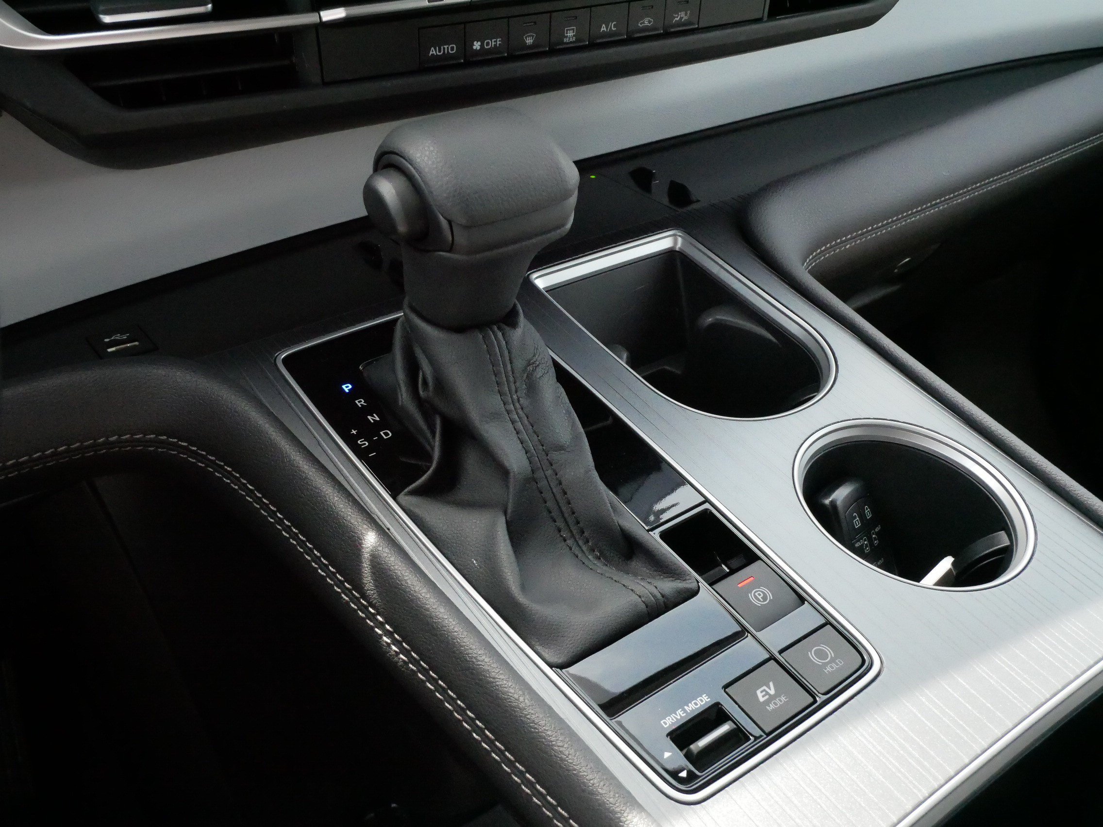 Certified 2026 Toyota Sienna LE FWD image 24