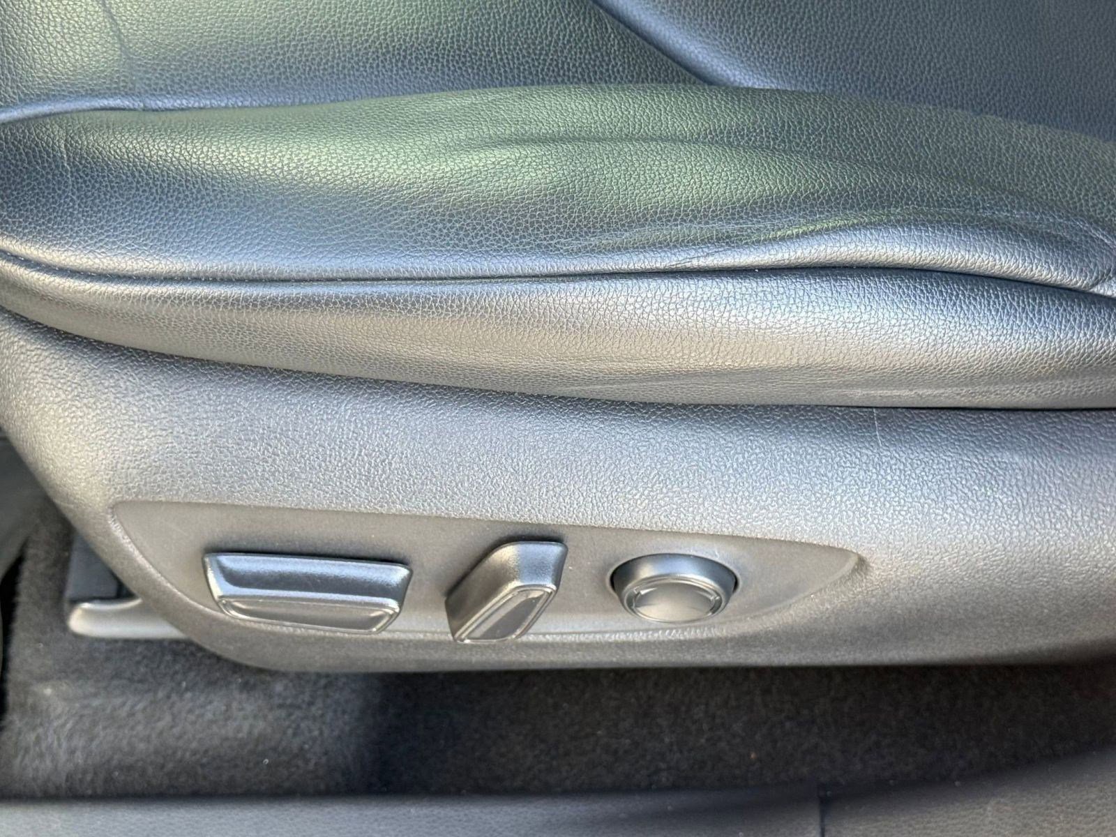 Used 2020 Toyota Highlander XLE image 14