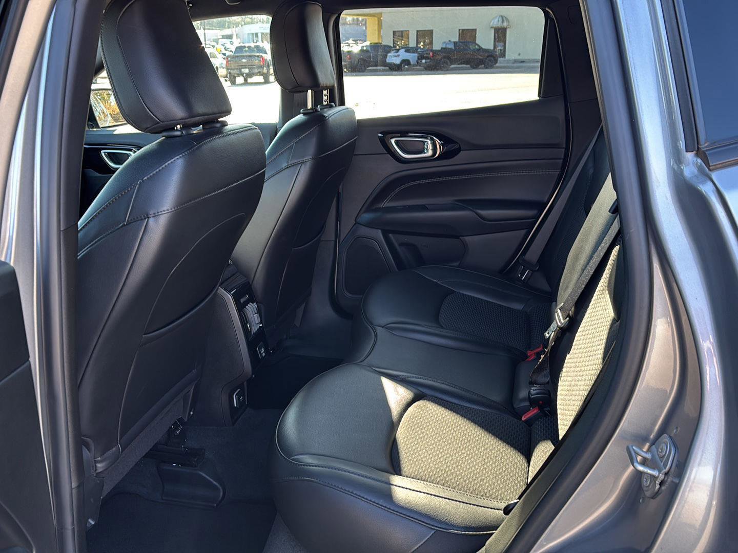 Used 2022 Jeep Compass Altitude image 8