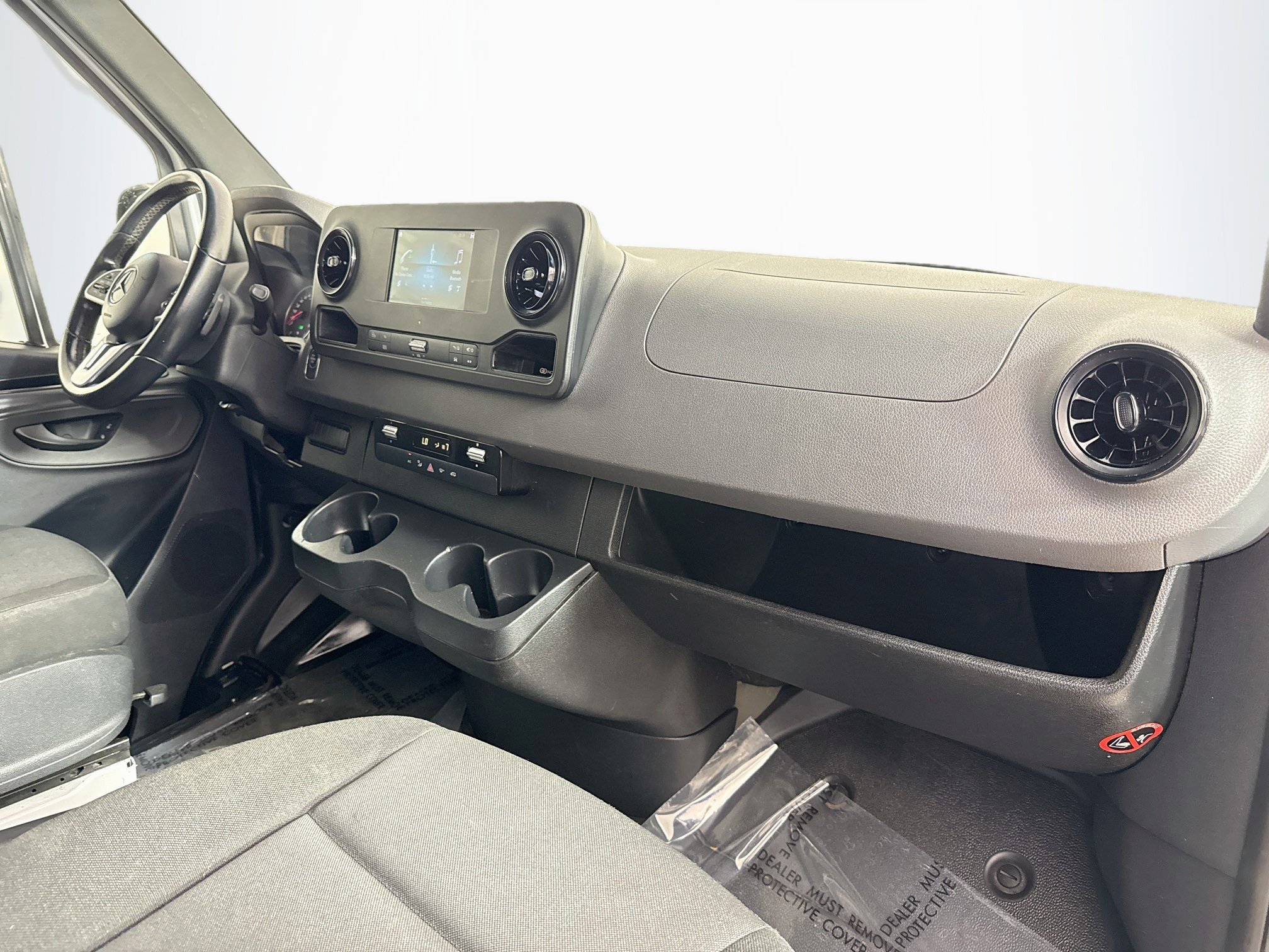 Used 2022 Mercedes-Benz Sprinter 1500 image 27