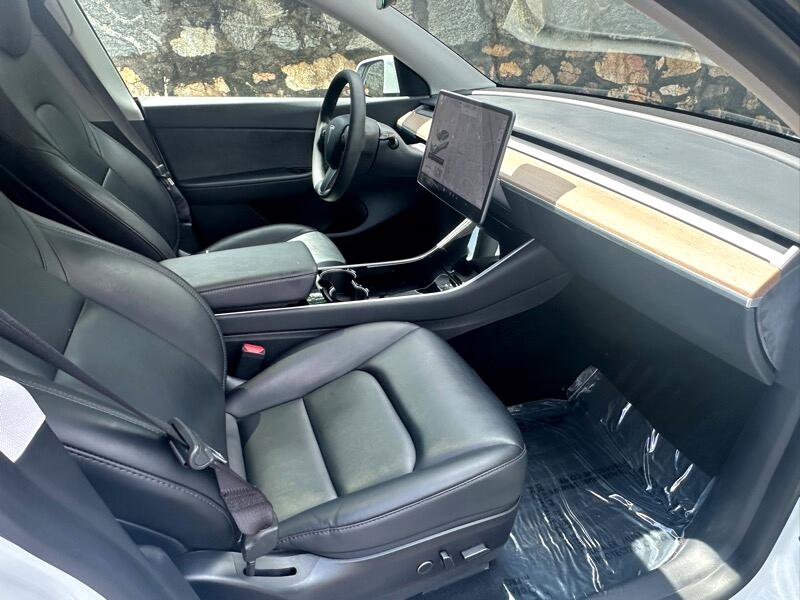 Used 2021 Tesla Model Y Long Range image 23