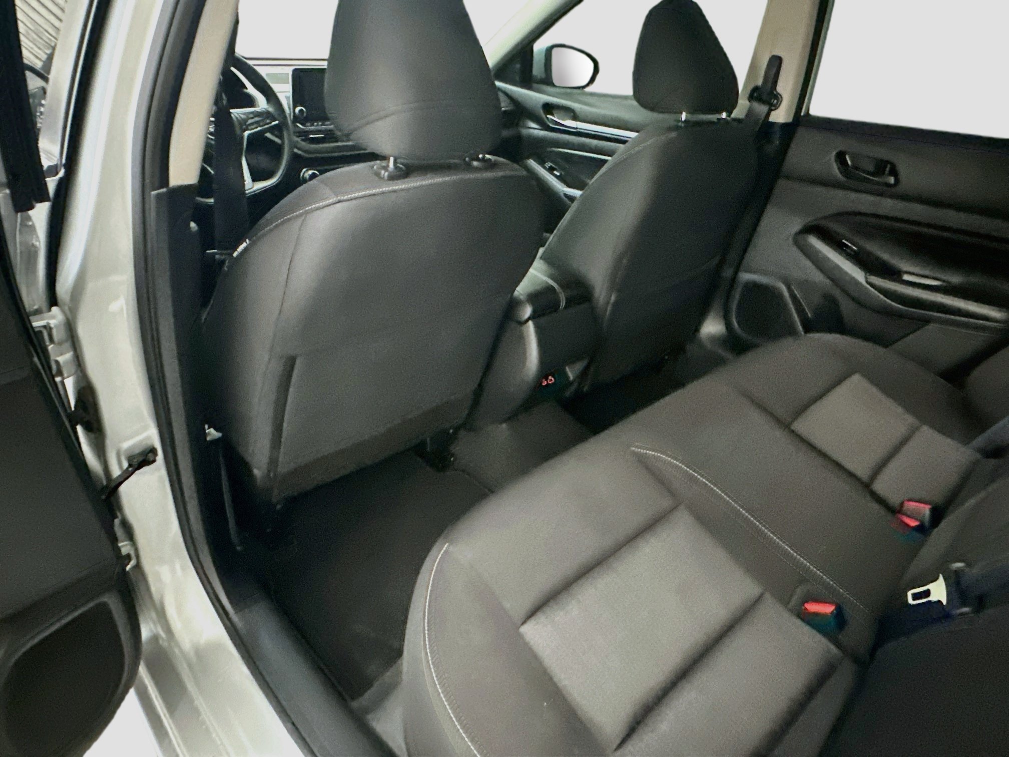 Used 2023 Nissan Altima 2.5 SV FWD image 27