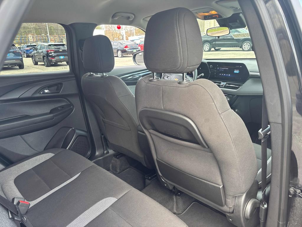 Used 2025 Chevrolet TrailBlazer LT image 27
