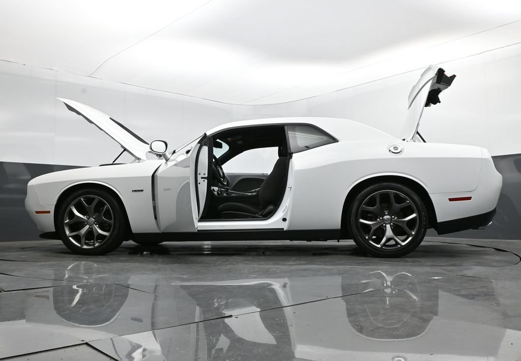 Used 2015 Dodge Challenger R/T w/ Quick Order Package 28B R/T RWD image 32