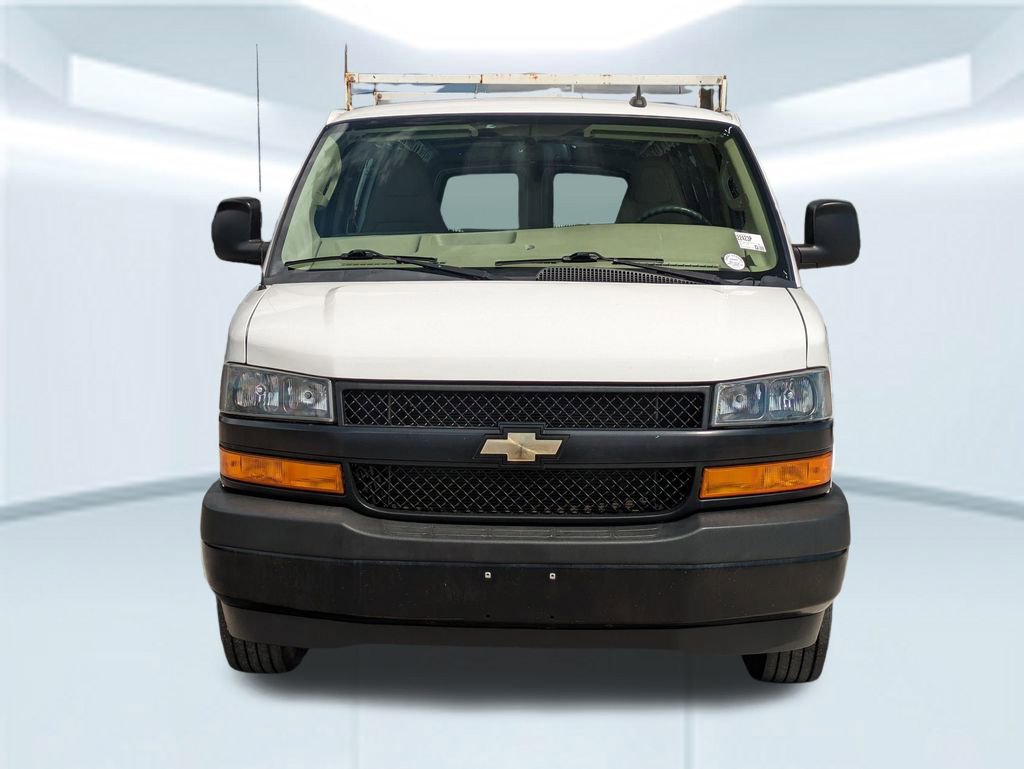 Used 2020 Chevrolet Express 3500 Extended w/ Driver Convenience Package image 10