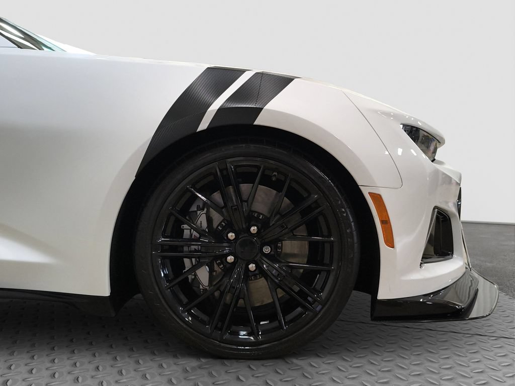 Used 2017 Chevrolet Camaro ZL1 RWD image 27