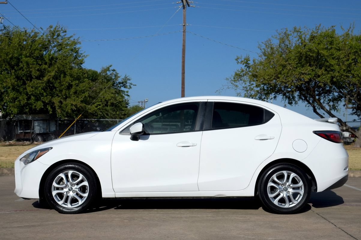 Used 2016 Scion iA FWD image 14