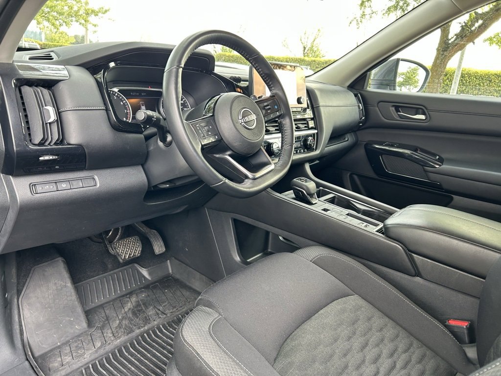 Used 2022 Nissan Pathfinder SV image 15