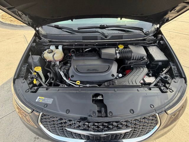 Used 2021 Chrysler Pacifica Touring-L image 24