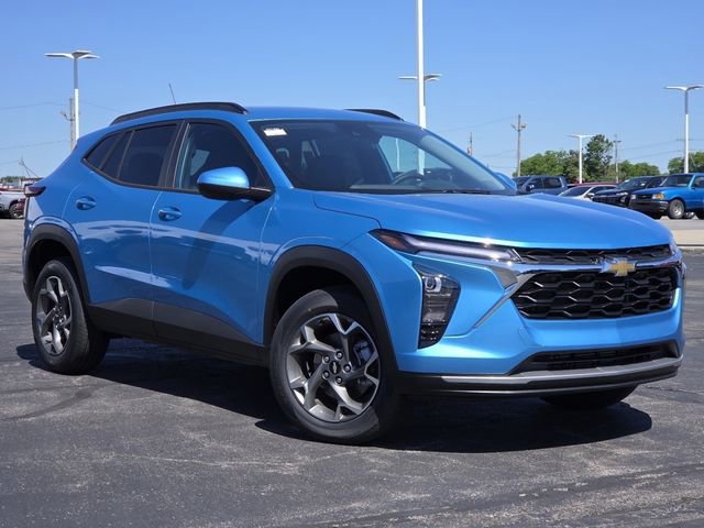 New 2026 Chevrolet Trax LT w/ Driver Confidence Package FWD image 2