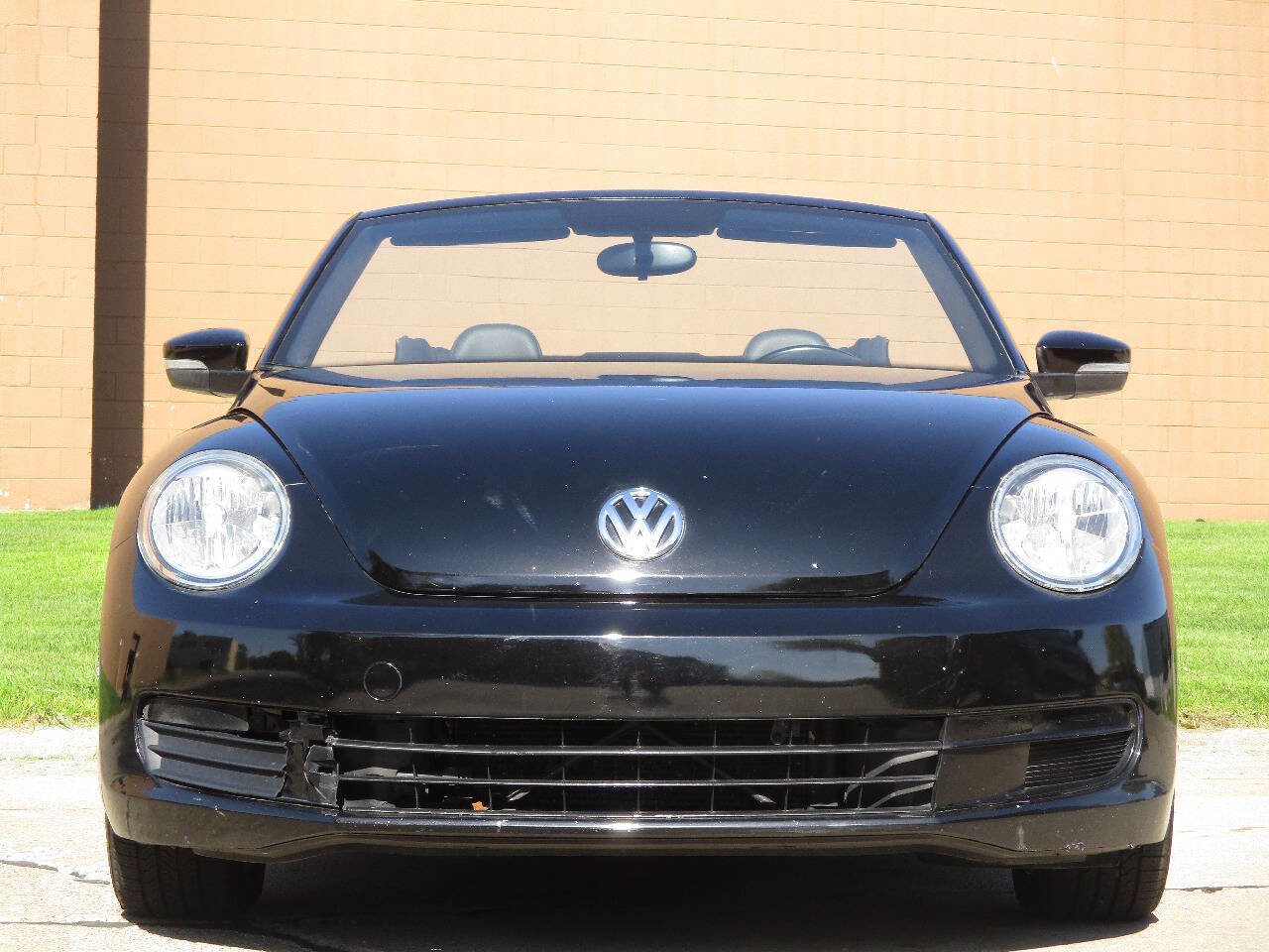 Used 2013 Volkswagen Beetle 2.5 FWD image 31