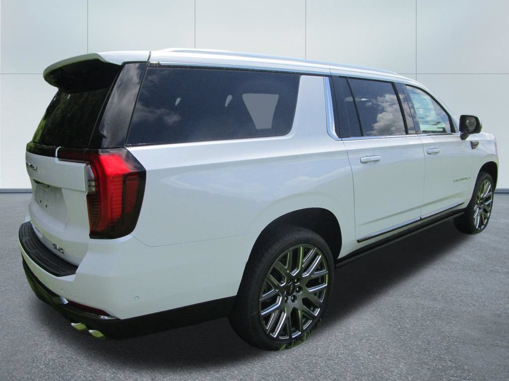 New 2026 GMC Yukon XL Denali Ultimate w/ LPO, Floor Liner Package AWD/4WD image 8