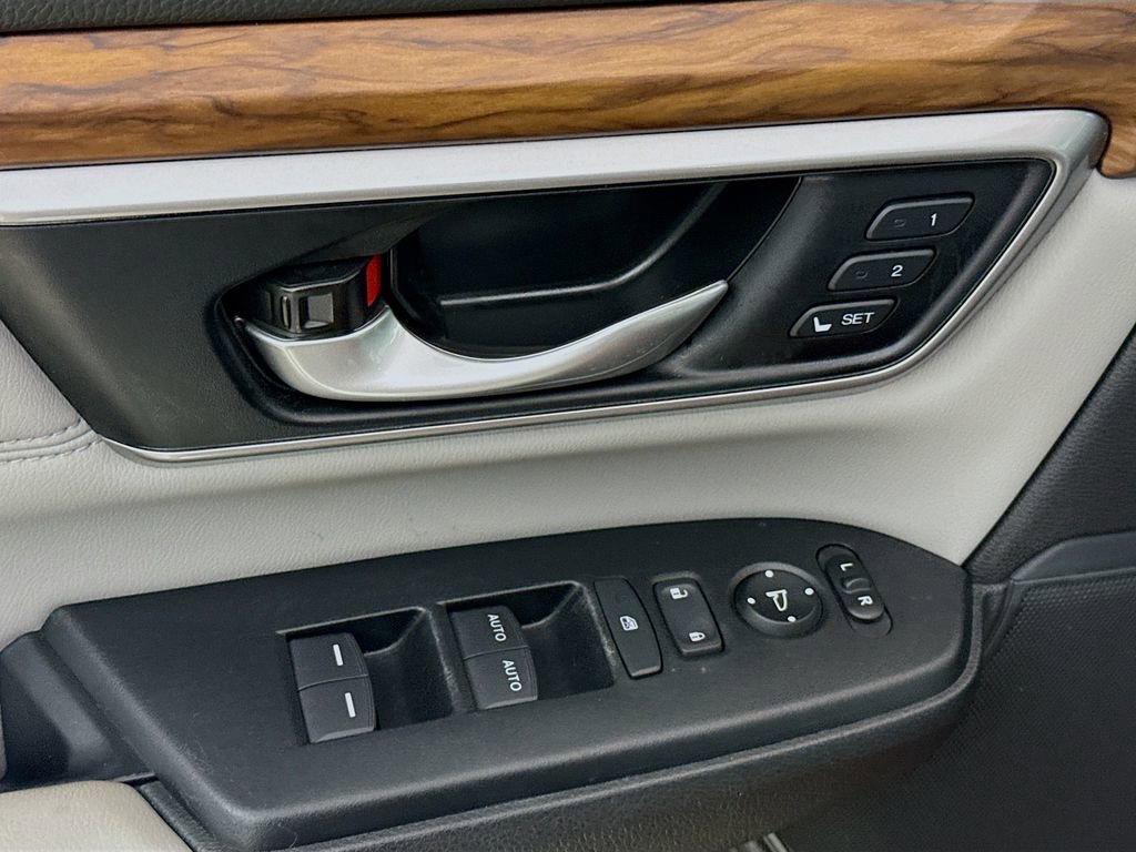 Used 2022 Honda CR-V Touring image 17