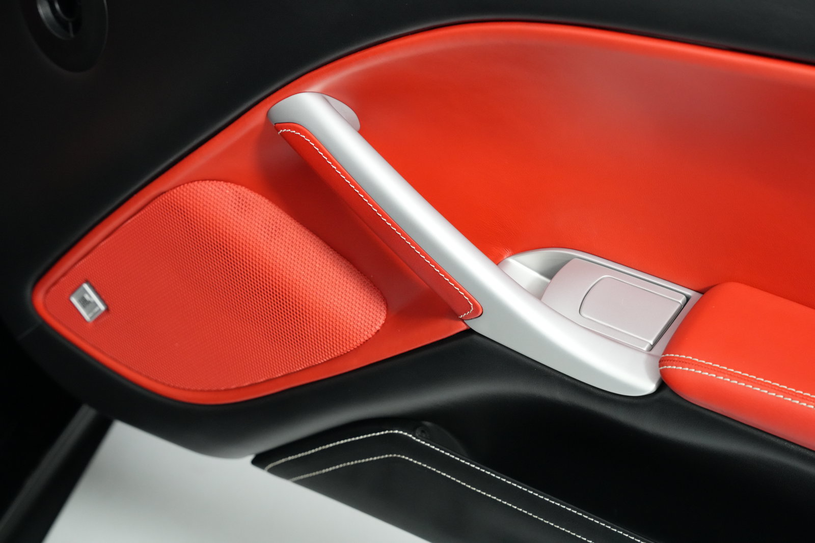 Used 2014 Ferrari F12 Berlinetta RWD image 31