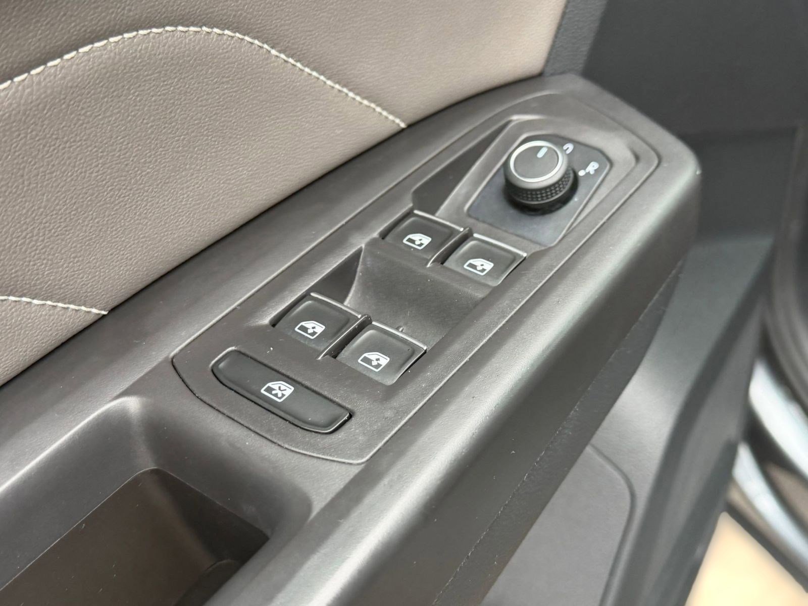 Certified 2022 Volkswagen Atlas SE FWD image 12