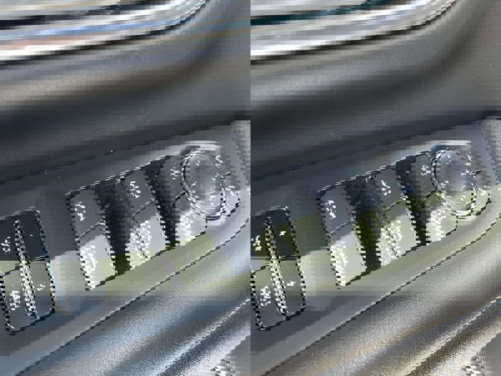 Used 2023 Chevrolet Suburban Premier AWD/4WD image 24