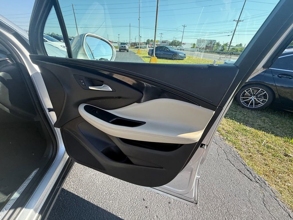 Used 2017 Buick Envision Preferred FWD image 22