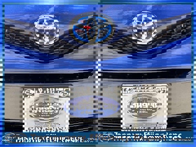 Used 2017 Toyota Prius V Four image 8