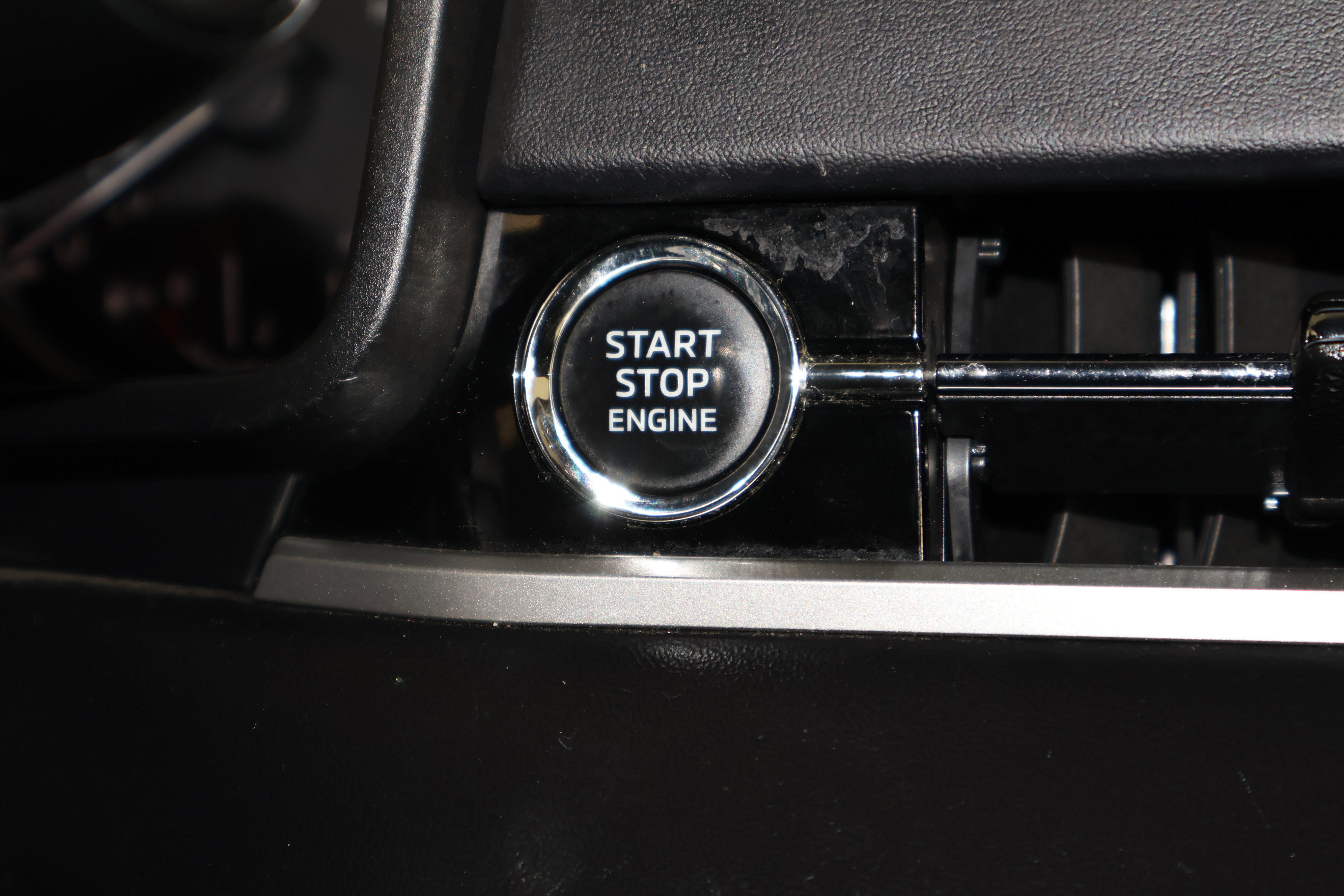 Used 2023 Mitsubishi Outlander SE AWD/4WD image 24