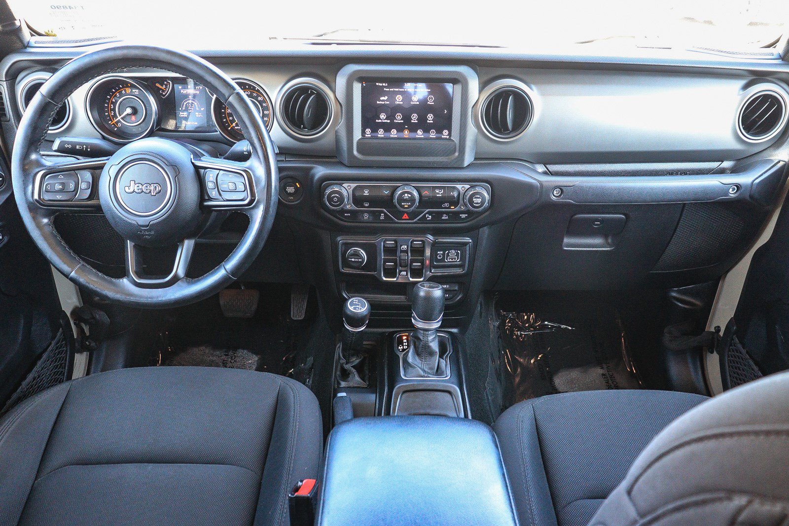 Used 2022 Jeep Gladiator Sport AWD/4WD image 16